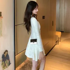 Váy xòe trắng kem dệt vân nổi cổ dây