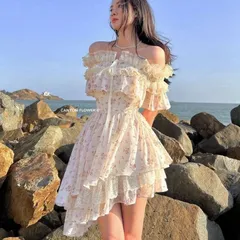Váy voan hoa nhí phối ren bèo tay bó hoa trễ vai lệch tà
