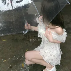 Váy voan hoa nhí phối ren bèo tay bó hoa trễ vai lệch tà