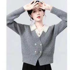 Áo len polo cổ tim đính đá và cúc tiểu thư