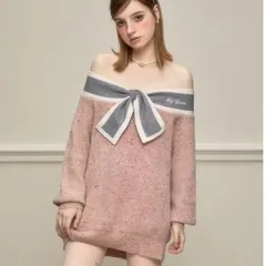 Áo len trễ vai dáng nơ màu hồng phối xám dáng dài tiểu thư