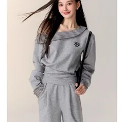 Set bộ áo hoodie trễ vai kẻ caro và quần ống rộng dáng suông màu xám tro