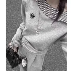 Set bộ áo hoodie trễ vai kẻ caro và quần ống rộng dáng suông màu xám tro