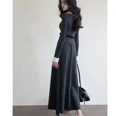 Set bộ đầm len dáng dài và áo polo đính cúc phối trắng thanh lịch trơn màu