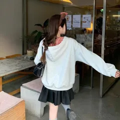 Set bộ hai món áo hoodie khoét cổ V phối yếm đỏ kẻ caro in hình chú cún dễ thương