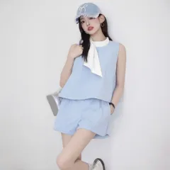 Set đồ nữ công sở áo sát nách phối nơ cổ trắng và quần đùi màu xanh biển sang trọng