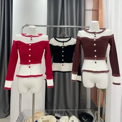 Áo len đính cúc phối hai màu xẻ ngực. Áo len kiểu croptop hai màu tiểu thư ( SẴN XẢ KHO)