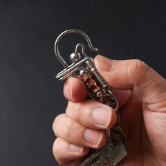 Móc khoá inox thủ công 304 cao cấp viên độc lạ phối phụ kiện đá đỏ