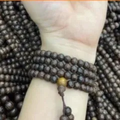 Chuỗi vòng gỗ 108 hạt  mun đen 6li và 8 li lông đuôi công đẹp, phù hợp với mọi độ tuổi
