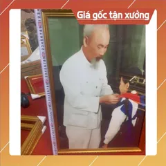 Khung ảnh Bác Hồ quàng khăn đỏ CÓ HOẢ TỐC
