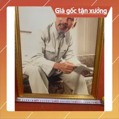 Khung kèm ảnh Bác Hồ Đọc Báo ( 40x 57cm) CÓ HOẢ TỐC