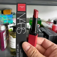 thỏi Son NA//RS Powermatte Lipstick 1.5g Mogador 135: Sắc đỏ gạch trầm ấm, sang trọng - màu 133 TOO HOT  đỏ cam
