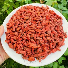 100g Kỷ Tử Ninh Hạ (Câu Kỉ Tử) Màu Tự Nhiên Không Nhuộm, Hạt To Đều, Dùng Pha Trà, Tiềm Gà, Đẹp Da, Dễ Ngủ, Sáng Mắt