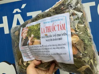 Lá tắm sau sinh người Dao đỏ