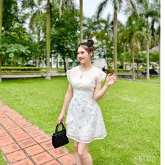 váy tiệc dáng chữ A sát nách phối ren đính kết nổi sang trọng Giá 399k Hàng có sẵn giao ngay L Màu trắng