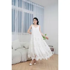 Đầm THÔ BUỘC DÂY TRẮNg ren siêu đẹp Giá 420k,Người ta đang bán gần 1tr Hàng có sẵn giao ngay Màu trắng DÁng dài