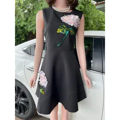 Đầm đính kết siêu đẹp