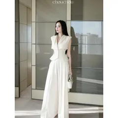 Set vest sang ,hoa vai chuẩn hàng thiết kế  Hàng cao cấp, có sẵn giao ngay M Có size SML Chất liệu tuyết mưa cao cấp