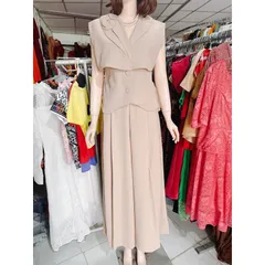 Set vest sang ,hoa vai chuẩn hàng thiết kế  Hàng cao cấp, có sẵn giao ngay M Có size SML Chất liệu tuyết mưa cao cấp
