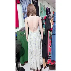 Đầm hoa cổ yếm khoe trọn lưng siêu đẹp đi biển, đi du lịch.... Giá 390k Hàng có sẵn giao ngay M Size SM, ro dưới 72cm