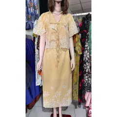Set ren thêu hoa văn có thể mặc đi du lịch đi biển siêu đẹp + áo crop cổ v hàng dây buộc nơ + chân váy dài