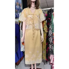 Set ren thêu hoa văn có thể mặc đi du lịch đi biển siêu đẹp + áo crop cổ v hàng dây buộc nơ + chân váy dài