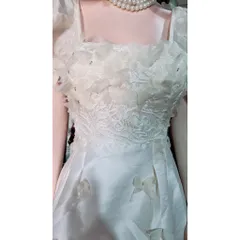 Đầm thiết kế đính kết thủ công, có sẵn mút ngực Hàng có sẵn giao ngay S, eo dưới 62cm Màu kem Hàng đẹp Có sẵn lót quần