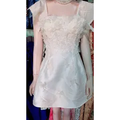 Đầm thiết kế đính kết thủ công, có sẵn mút ngực Hàng có sẵn giao ngay S, eo dưới 62cm Màu kem Hàng đẹp Có sẵn lót quần