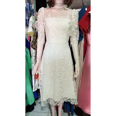 Đầm ren nổi siêu đẹp Màu kem Size S, eo dưới 68cm mặc đẹp, đúp lót 2 lớp Giá 390k Đầm dài 112cm