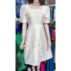 Đầm thiết kế đính kết hoa nổi màu kem Size SML  Hàng có sẵn giao ngay L Chất liệu tapta cao cấp Giá 390k
