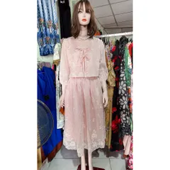Set ren thêu hoa văn có thể mặc đi du lịch đi biển siêu đẹp + áo crop cổ v hàng dây buộc nơ + chân váy dài 90cm