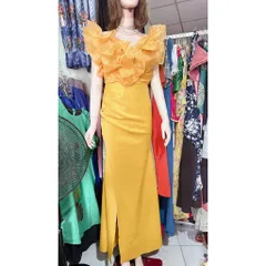 Đầm dạ hội  sẻ tà tạo kiểu cách điệu ở ngực, có sẵn mút ngực, có thể mặc được 2 kiểu : lên vai và trễ vai đều đẹp