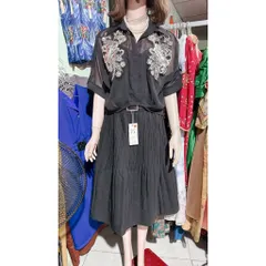 Set Áo cao cấp Đính Hạt thủ công tỉ mỉ + kèm áo lót Giá 290k/ áo kèm áo lót bên trong, người ta đang bán gần 6xx Màu đen