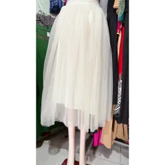 chân váy voan lưới dáng dài Đúp lót 3 lớp Màu kem Giá 260k Size SML mặc đẹp, phía sau có bo chun co giãn dễ mặc