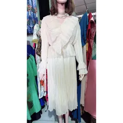 Đầm tay dài dập ly toàn bộ mặc đi biển đi du lịch đi chơi siêu đẹp Màu kem Dáng dài Giá 420k Size SMLXL mặc đẹp