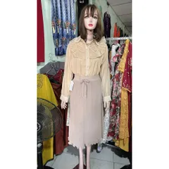 Set áo sơ mi + chân váy dập ly Hàng có sẵn giao ngay Giá 390k/ cả set Áo sơ mi giá 220k Chân váy giá 220k Màu kem