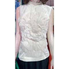 Áo kiểu cách điệu sang trọng Hàng có sẵn giao ngay Giá 280k Size SMLXL, dưới 70kg mặc đẹp Màu kem Dễ dàng phối chân váy
