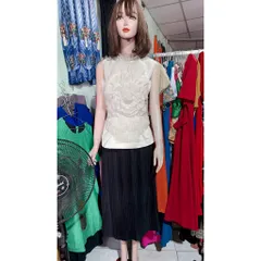 Áo kiểu cách điệu sang trọng Hàng có sẵn giao ngay Giá 280k Size SMLXL, dưới 70kg mặc đẹp Màu kem Dễ dàng phối chân váy