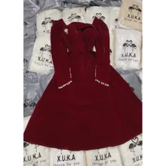 ĐẦM NHUNG ĐỎ MIDI TAY DÀI KÈM TAG Một chiếc đầm midi màu đỏ che khuyết điểm cho nàng tự tin thả dáng 😍, có sẵn mút ngực