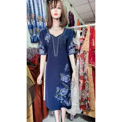 ĐẦM TRUNG NIÊN ĐẦM THÊU 3D ĐÍNH ĐÁ CHO MẸ VÀ BÀ  Eo dứoi 90cm mặc đẹp Giá 399k Màu xanh đậm