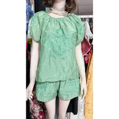 Set Đồ Nữ đi biển siêu đẹp,  Thêu Xinh Xắn  Chất liệu: Lụa thái mềm mịn , nhẹ , siêu mát Đường chỉ may tinh tế