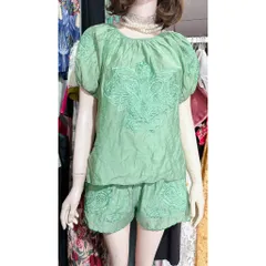Set Đồ Nữ đi biển siêu đẹp,  Thêu Xinh Xắn  Chất liệu: Lụa thái mềm mịn , nhẹ , siêu mát Đường chỉ may tinh tế
