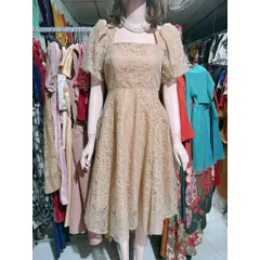 ĐẦM REN MÀU nâu tây dày dặn  Giá 350k  Hàng có sẵn giao ngay S Size S, eo dưới 68cm Chất liệu ren cao cấp, đúp lót 2 lớp