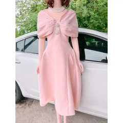Đầm hồng cao cấp đính kết Giá 390k Hàng tapta cao cấp Hàng có sẵn giao ngay M
