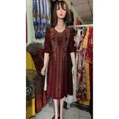 Đầm Trung Niên Chất Liệu Thun Nhũ Đính Đá Sự lựa chọn hoàn hảo cho phái đẹp trung niên sang trọng, quý phái Có màu đỏ đô