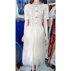 Đầm ren hoa phối nút đá,  2 lớp xếp ly tôn dáng sang trọng Hàng ren nổi siêu đẹp Hàng có sẵn giao ngay Size SM Giá 450k