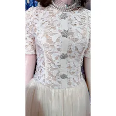 Đầm ren hoa phối nút đá,  2 lớp xếp ly tôn dáng sang trọng Hàng ren nổi siêu đẹp Hàng có sẵn giao ngay Size SM Giá 450k