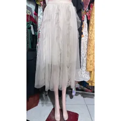 Chân váy ren lưới lưng có co giãn dễ chịu Giá 250k Hàng có sẵn giao ngay Hàng Quảng Châu Màu kem