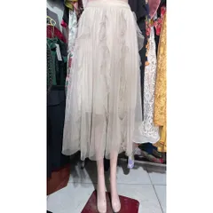 Chân váy ren lưới lưng có co giãn dễ chịu Giá 250k Hàng có sẵn giao ngay Hàng Quảng Châu Màu kem