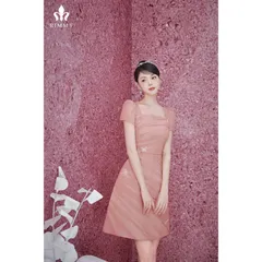 đầm hồng đi tiệc thiết kế xếp ly chéo thanh lịch sang trọng đính kết nổi y hình Hàng có sẵn giao ngay